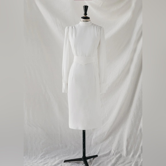 Cherubini Dina white-ivory small wedding dress midi with button accents. - Picture 4 of 8